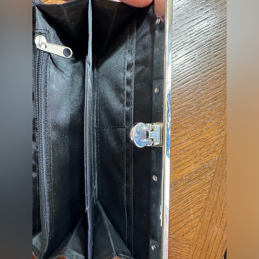Women’s Mexican Skull Wallet - Picture 7 of 9
